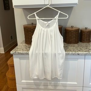 White plum women’s sleeveless top